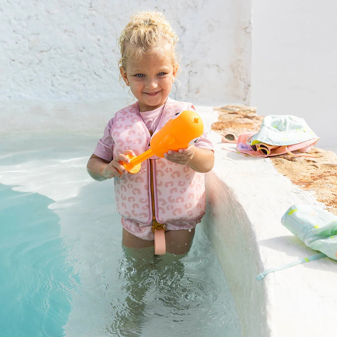PISTOLA DE AGUA SARO ·SHARK· - Happy Moments Baby