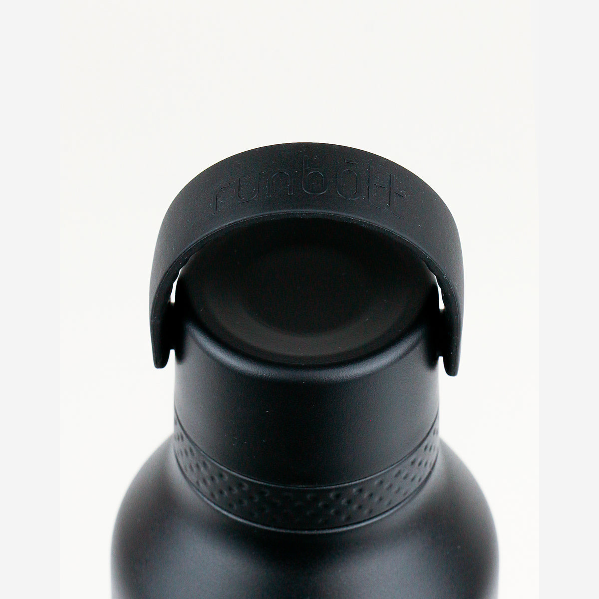 Detalle del asa y tapón de la botella Runbott Mii Black
