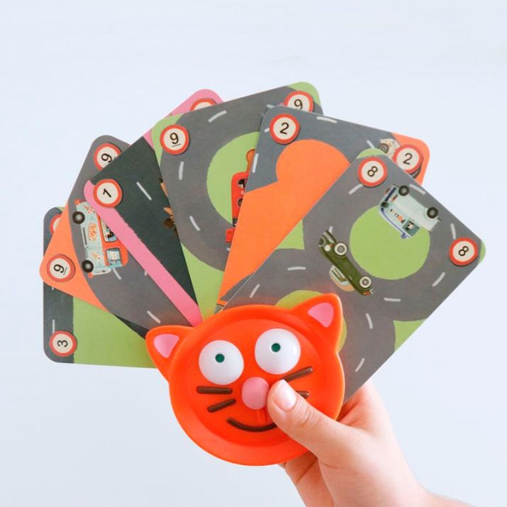 SUJETA CARTAS DJECO ·GATO· - Happy Moments Baby