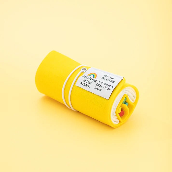 TAPETE DE SILICONA PARA COLORAR ·SCRIBBLE MAT EN EL JARDÍN· - Happy Moments Baby