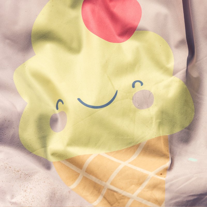 TOALLA DE PLAYA MICROFIBRA SARO ·HELADOS· - Happy Moments Baby