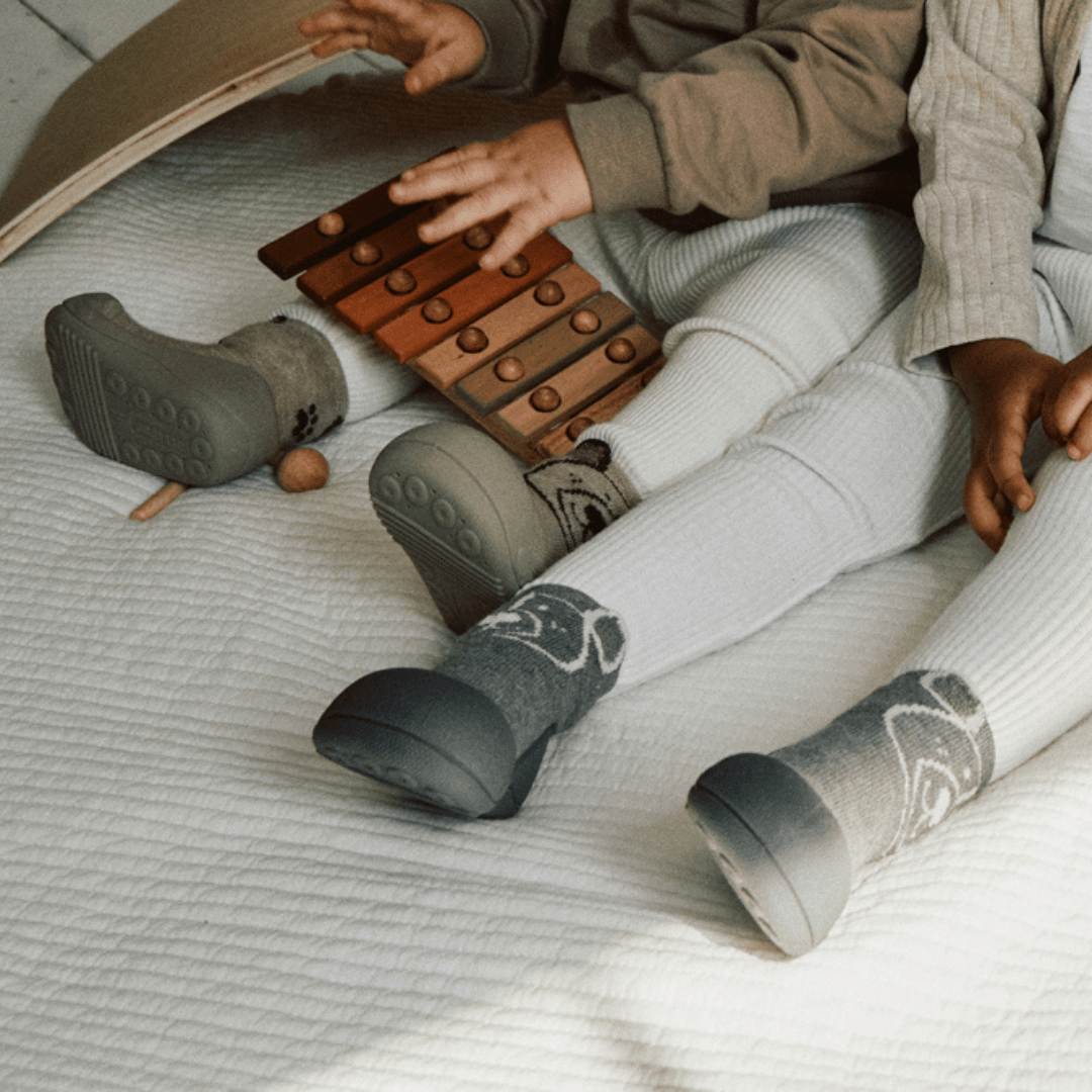 ATTIPAS CALZADO BEBÉ ·TEDDY BEIGE· - Happy Moments Baby