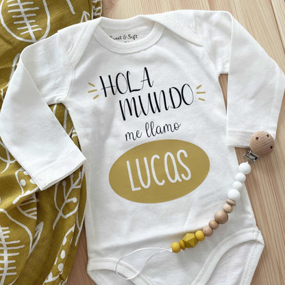 BODY HOLA MUNDO MOSTAZA - Happy Moments Baby