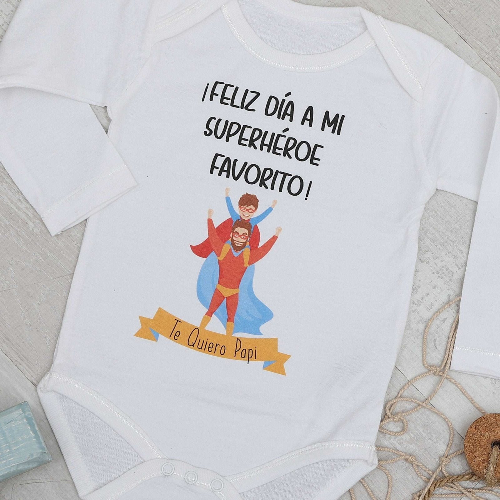 BODY PAPÁ SUPERHÉROE - DÍA DEL PADRE - Happy Moments Baby