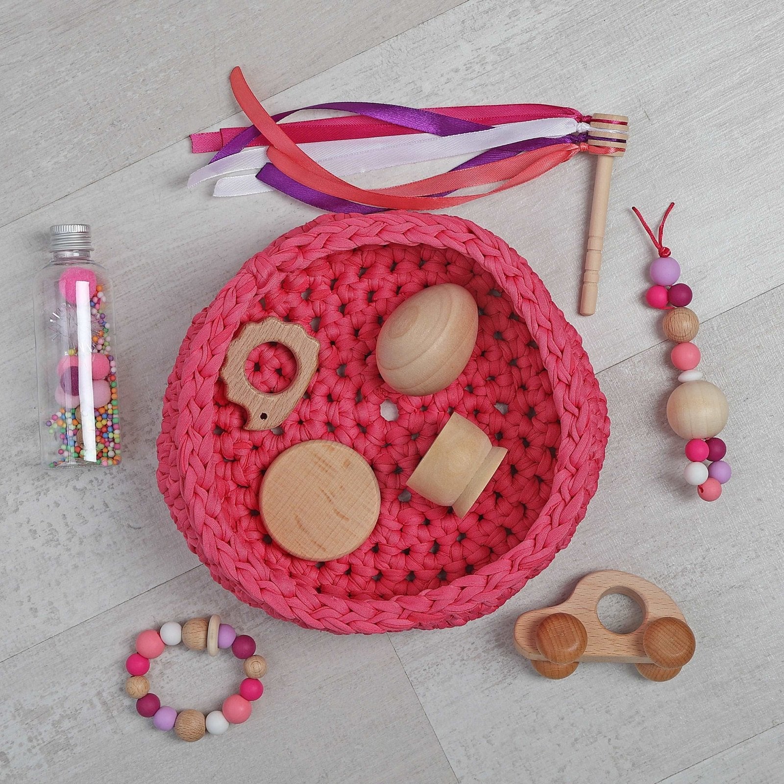 CESTO DE LOS TESOROS - CESTO SENSORIAL ·FUCSIA· - Happy Moments Baby