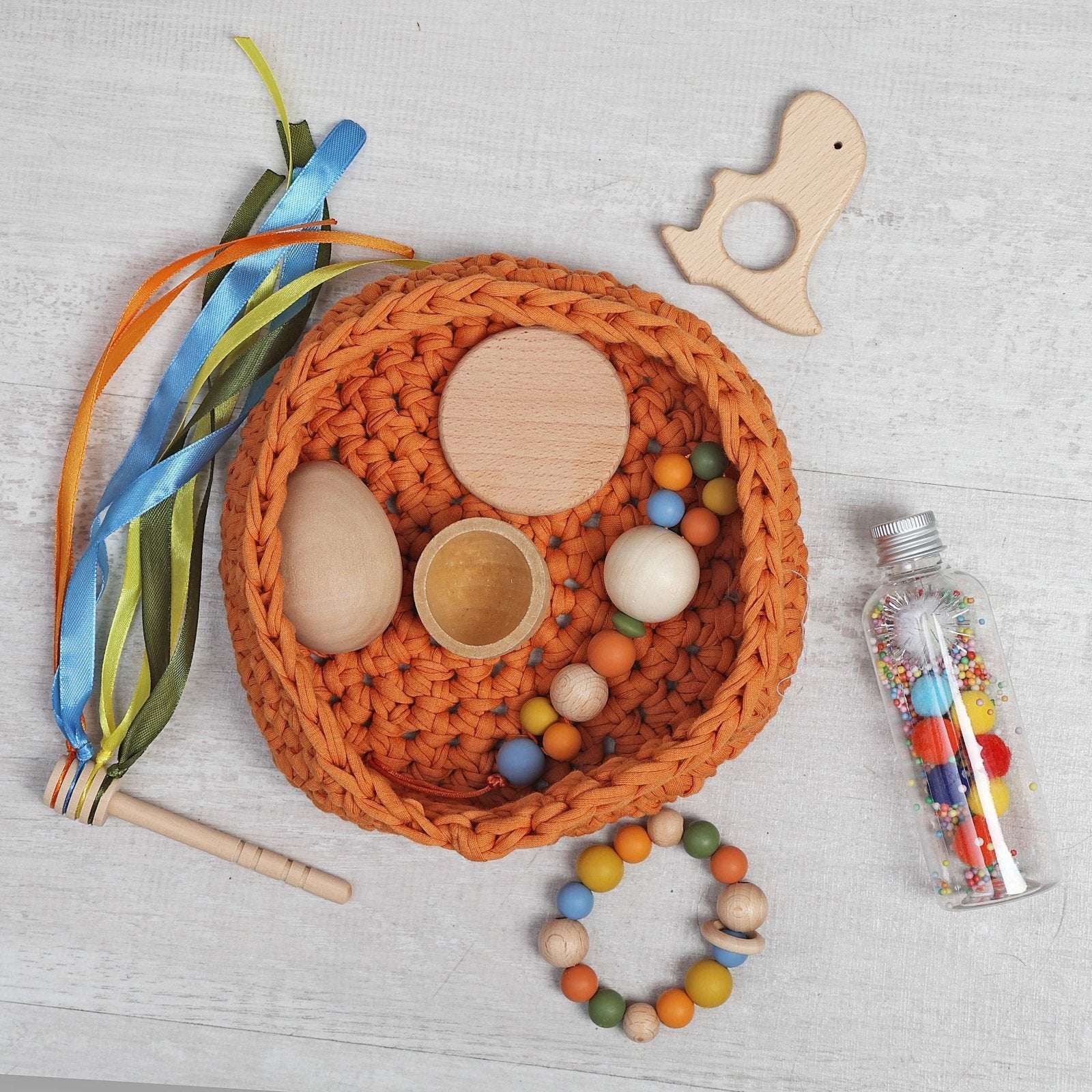 CESTO DE LOS TESOROS - CESTO SENSORIAL ·NARANJA· - Happy Moments Baby