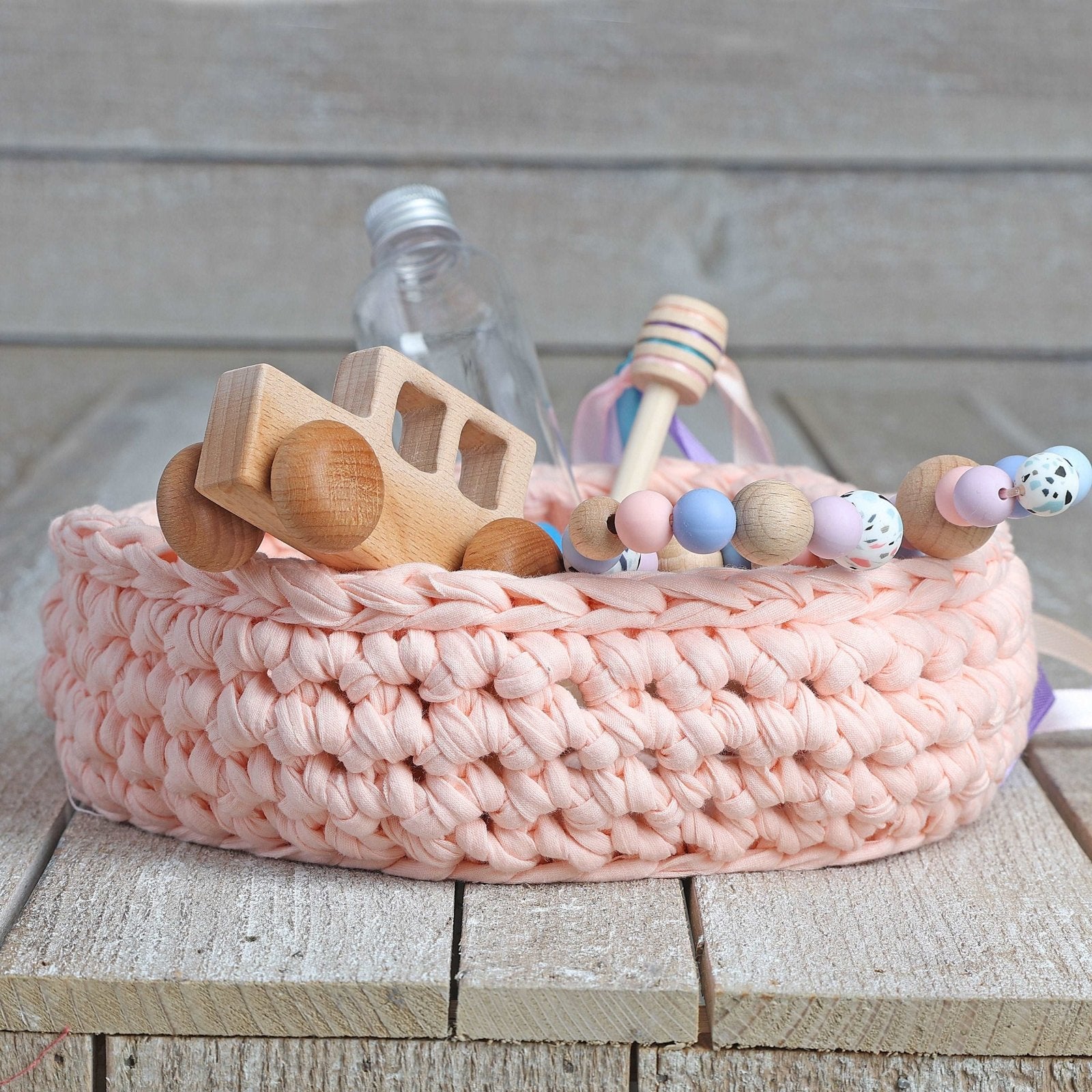 CESTO DE LOS TESOROS - CESTO SENSORIAL ·ROSA· - Happy Moments Baby
