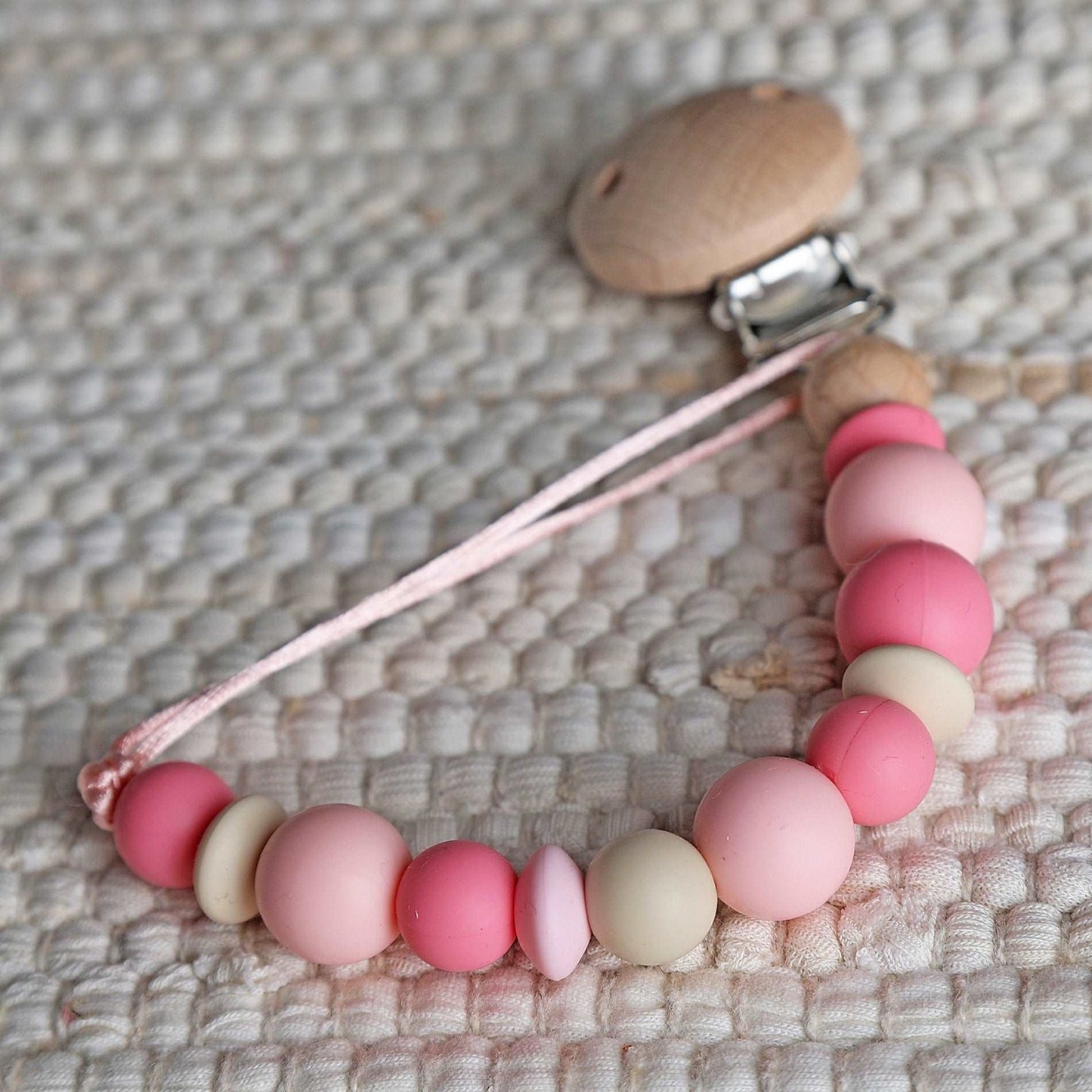 CHUPETERO BASIC ·FRESA· - Happy Moments Baby