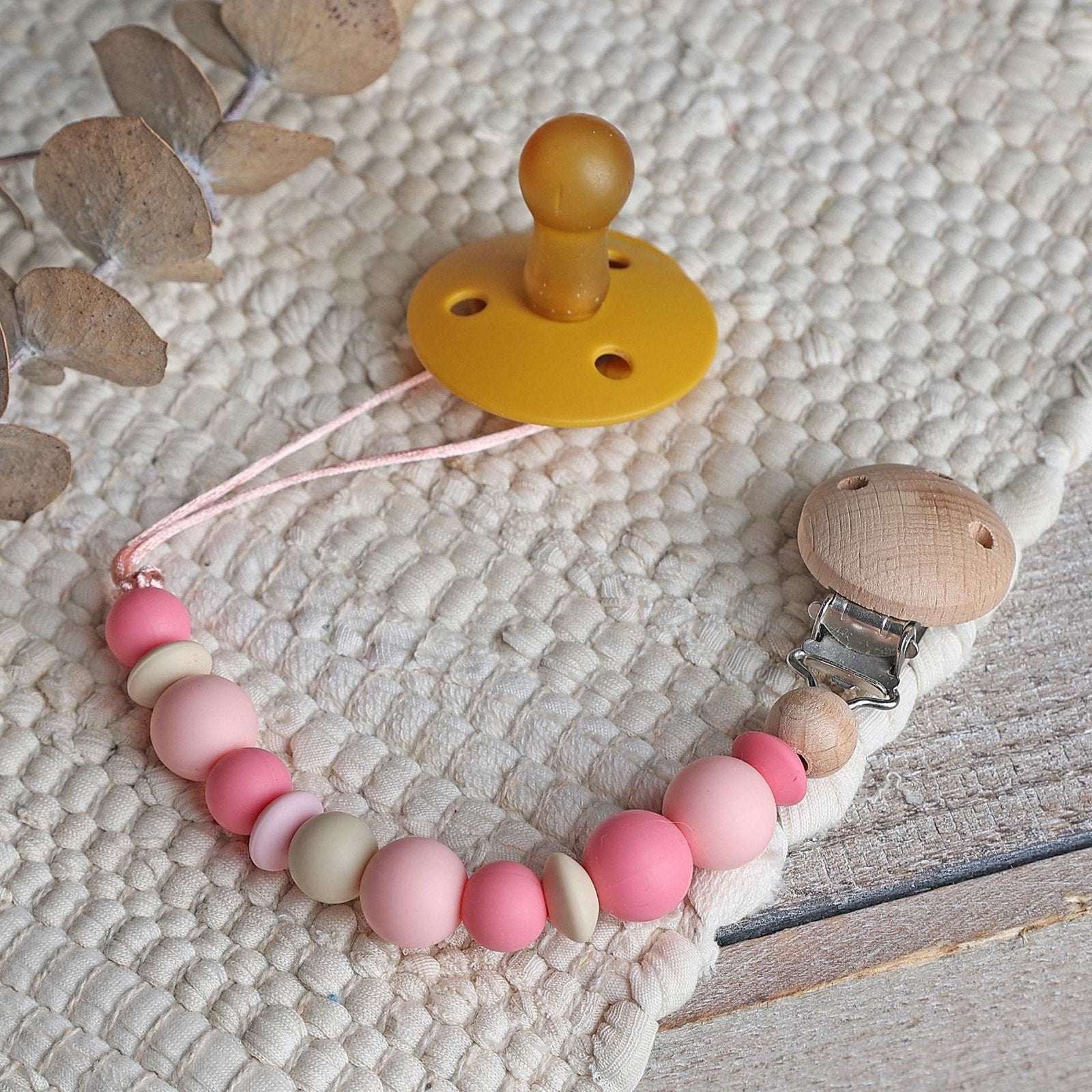 CHUPETERO BASIC ·FRESA· - Happy Moments Baby