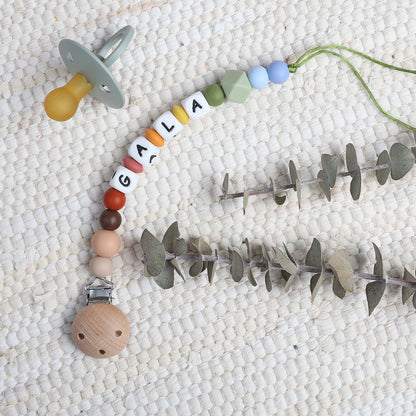 CHUPETERO PERSONALIZADO CON NOMBRE ·BINDI· - Happy Moments Baby