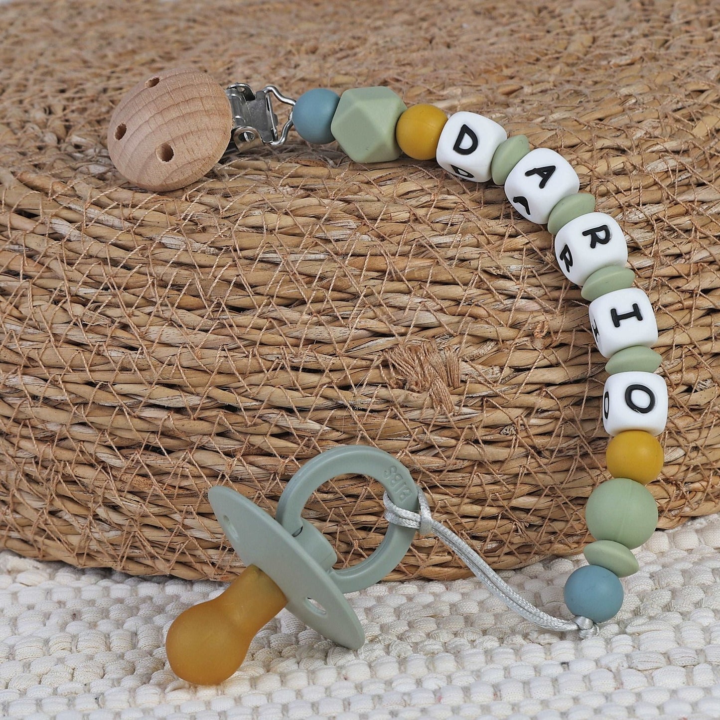 CHUPETERO PERSONALIZADO CON NOMBRE ·CHAKRA· - Happy Moments Baby