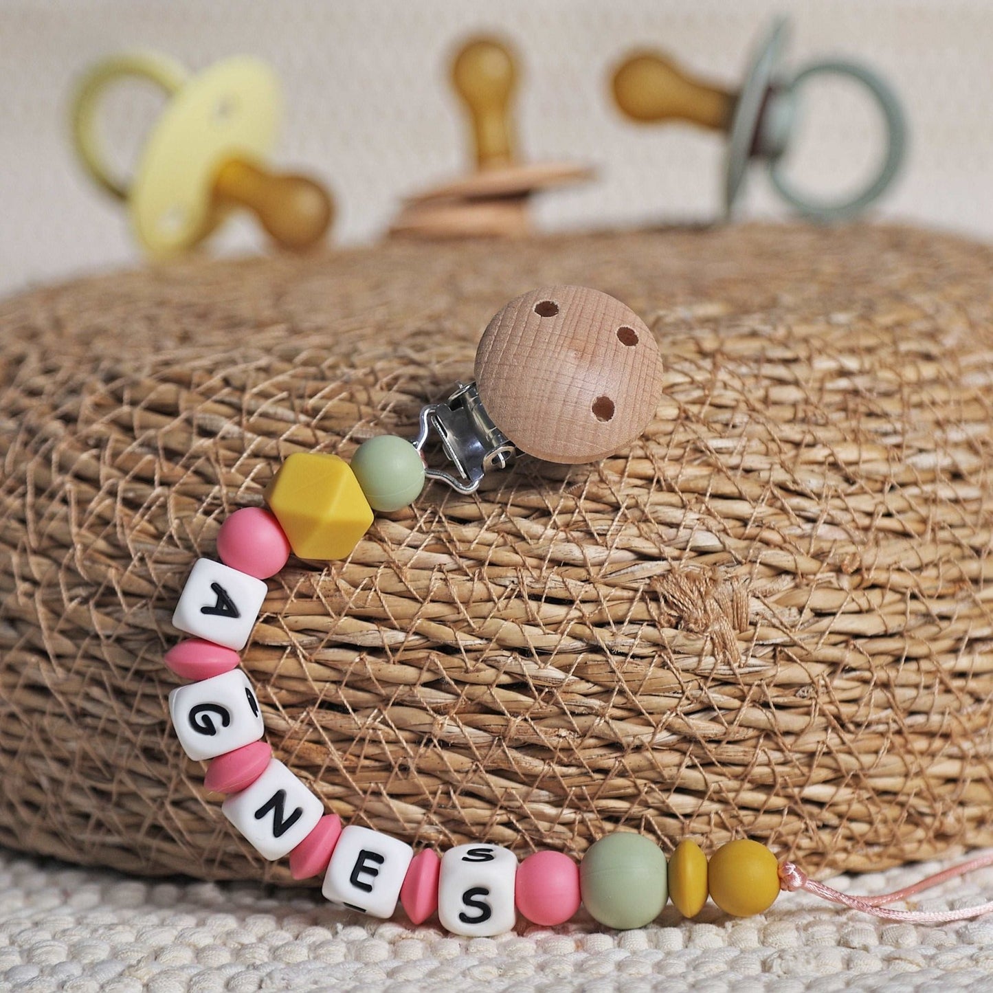 CHUPETERO PERSONALIZADO CON NOMBRE ·HOLI· - Happy Moments Baby