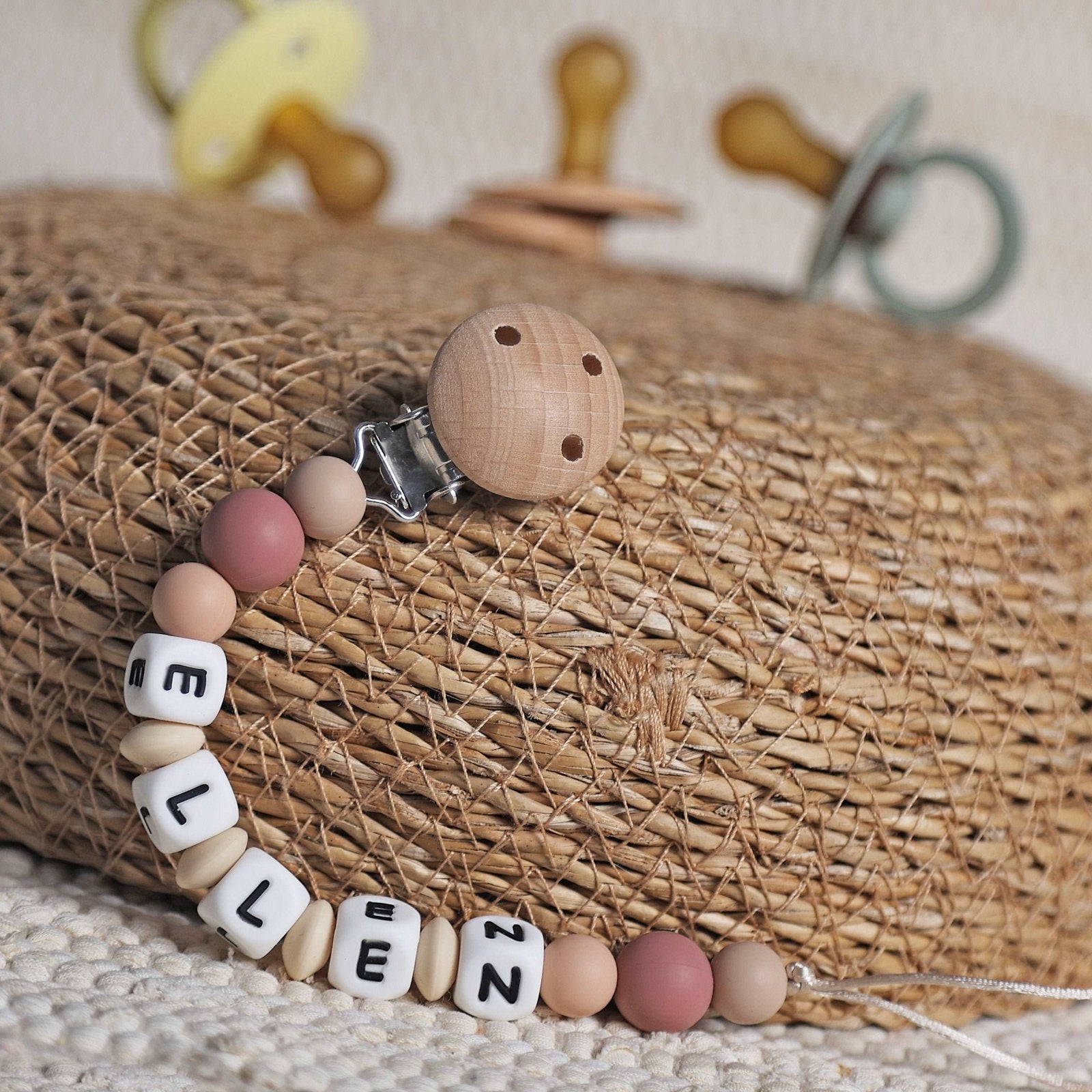CHUPETERO PERSONALIZADO CON NOMBRE ·INDRIYA· - Happy Moments Baby