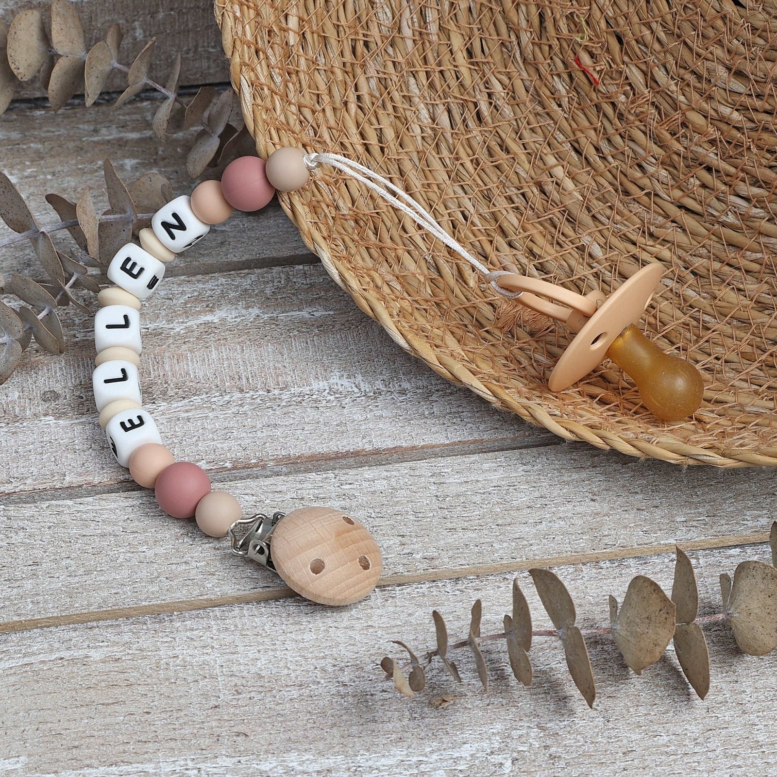 CHUPETERO PERSONALIZADO CON NOMBRE ·INDRIYA· - Happy Moments Baby
