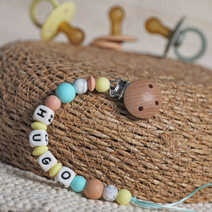 CHUPETERO PERSONALIZADO CON NOMBRE ·KARMA· - Happy Moments Baby