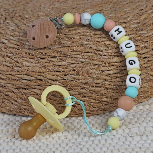 CHUPETERO PERSONALIZADO CON NOMBRE ·KARMA· - Happy Moments Baby