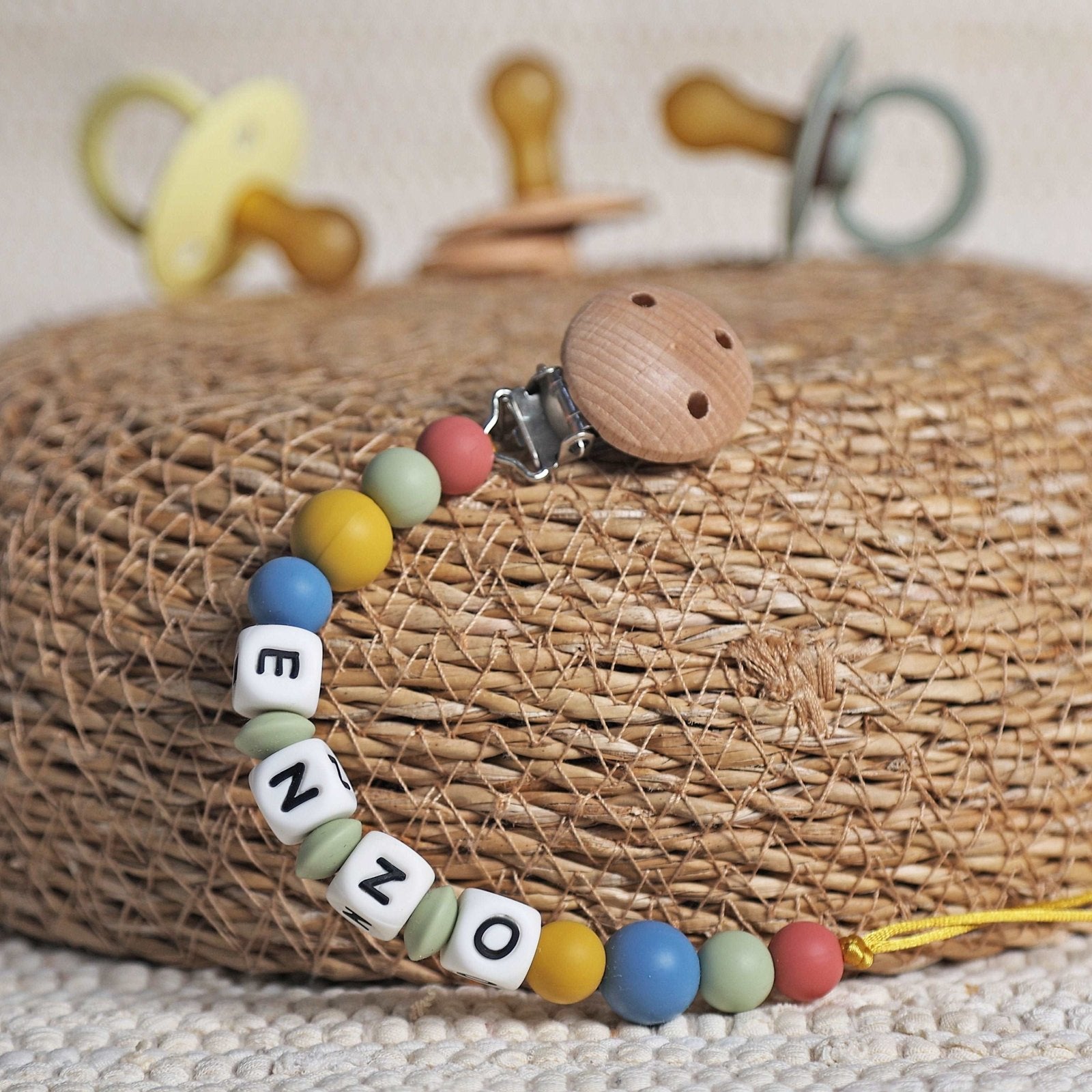 CHUPETERO PERSONALIZADO CON NOMBRE ·SHANTI· - Happy Moments Baby