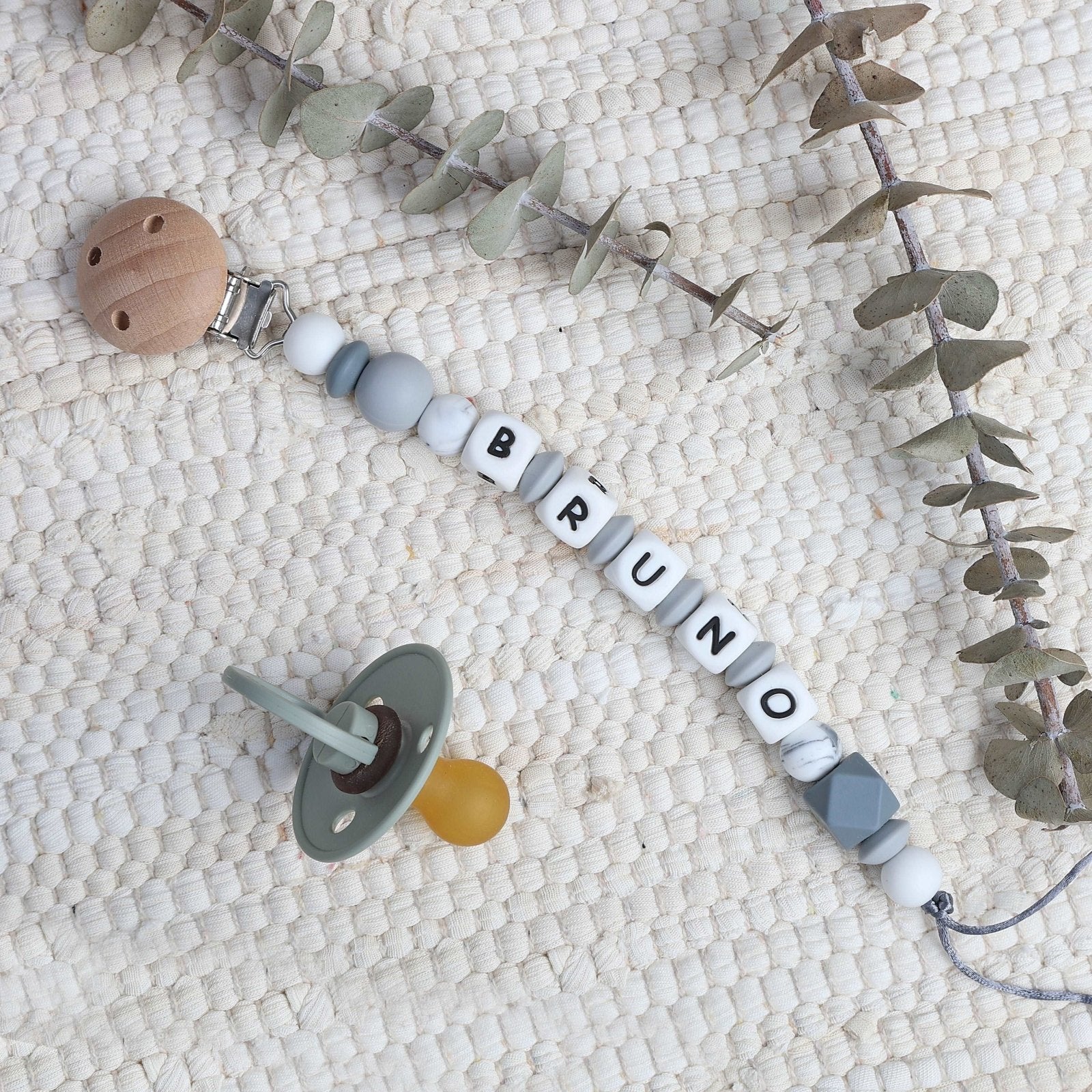CHUPETERO PERSONALIZADO CON NOMBRE ·VEDA· - Happy Moments Baby