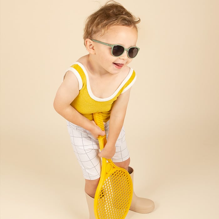 GAFAS FLEXIBLES DE PROTECCIÓN SOLAR (1-2 AÑOS) ·WAZZ KAKI· - Happy Moments Baby