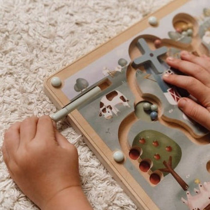 JUEGO LABERINTO MAGNÉTICO LITTLE DUTCH ·LITTLE FARM· - Happy Moments Baby
