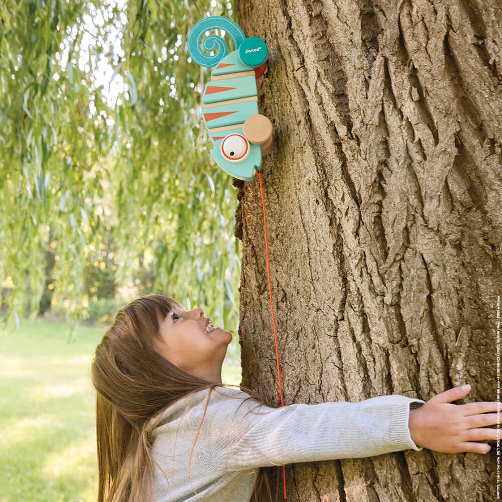 JUGUETE DE MADERA JANOD ·ARRASTRE CAMALEÓN TROPIK· - Happy Moments Baby