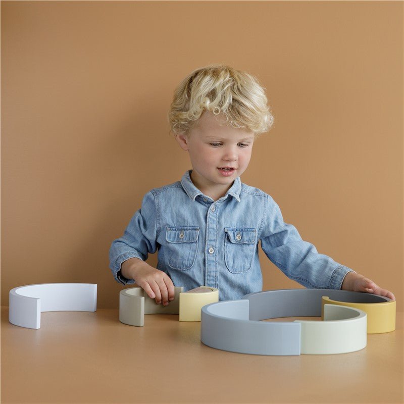 JUGUETE DE MADERA LITTLE DUTCH ·ARCOÍRIS APILABLE AZUL· - Happy Moments Baby