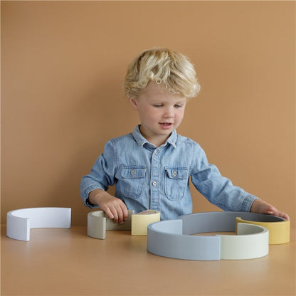 JUGUETE DE MADERA LITTLE DUTCH ·ARCOÍRIS APILABLE AZUL· - Happy Moments Baby