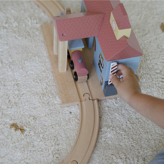 JUGUETE DE MADERA LITTLE DUTCH ·ESTACIÓN DE TREN· - Happy Moments Baby