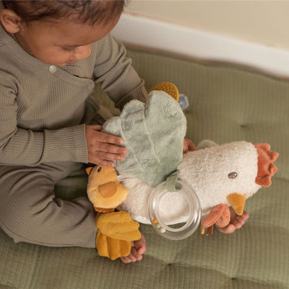 JUGUETE DE TELA LITTLE DUTCH ·GALLINA ACTIVIDADES LITTLE FARM· - Happy Moments Baby