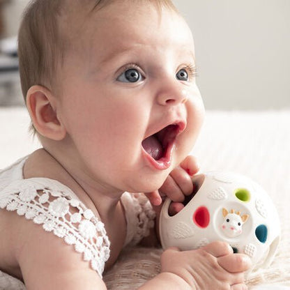 JUGUETE SENSORIAL ·BOLA SENSORIAL SOPHIE LA GIRAFE· - Happy Moments Baby