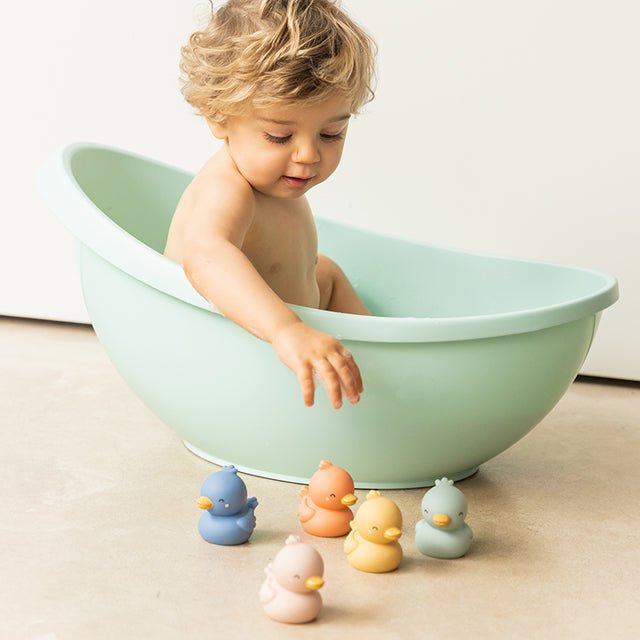 JUGUETES DE BAÑO SARO ·LITTLE DUCKS· - Happy Moments Baby