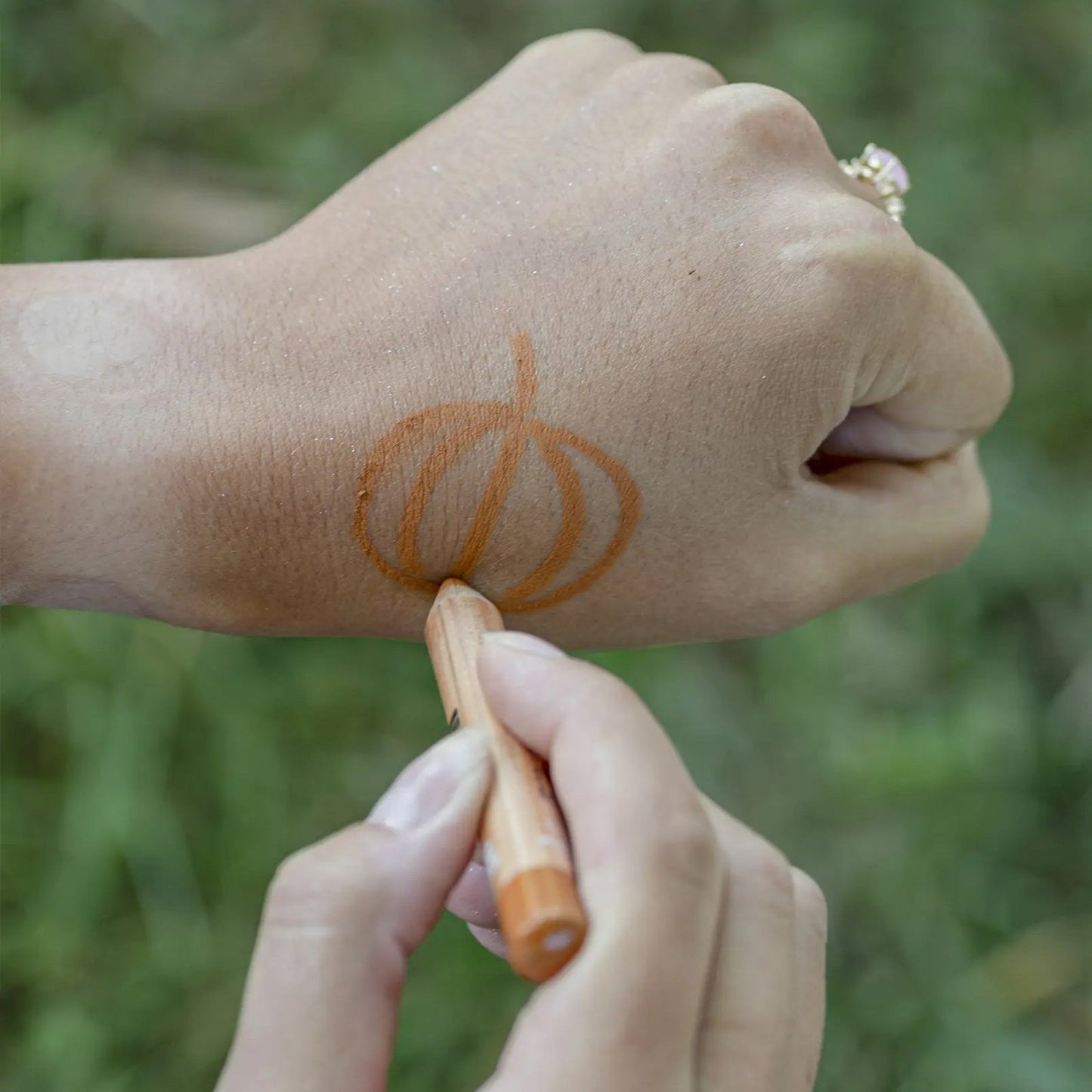 LÁPIZ DE MAQUILLAJE NAMAKI ·NARANJA· - Happy Moments Baby