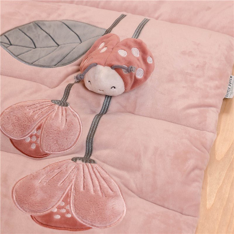 MANTA DE JUEGO SENSORIAL Y ACTIVIDADES LITTLE DUTCH ·FLORES· - Happy Moments Baby