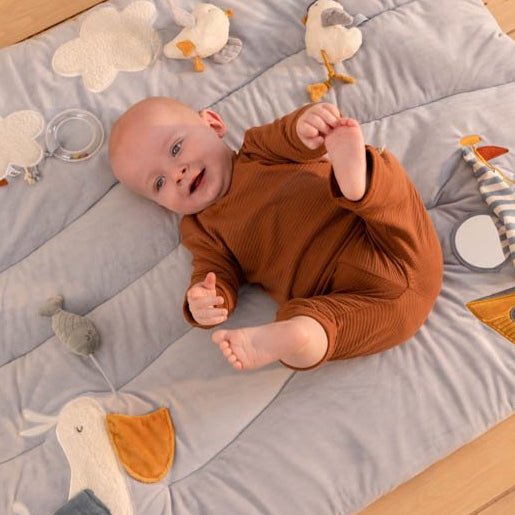 MANTA DE JUEGO SENSORIAL Y ACTIVIDADES LITTLE DUTCH ·MARINERO· - Happy Moments Baby