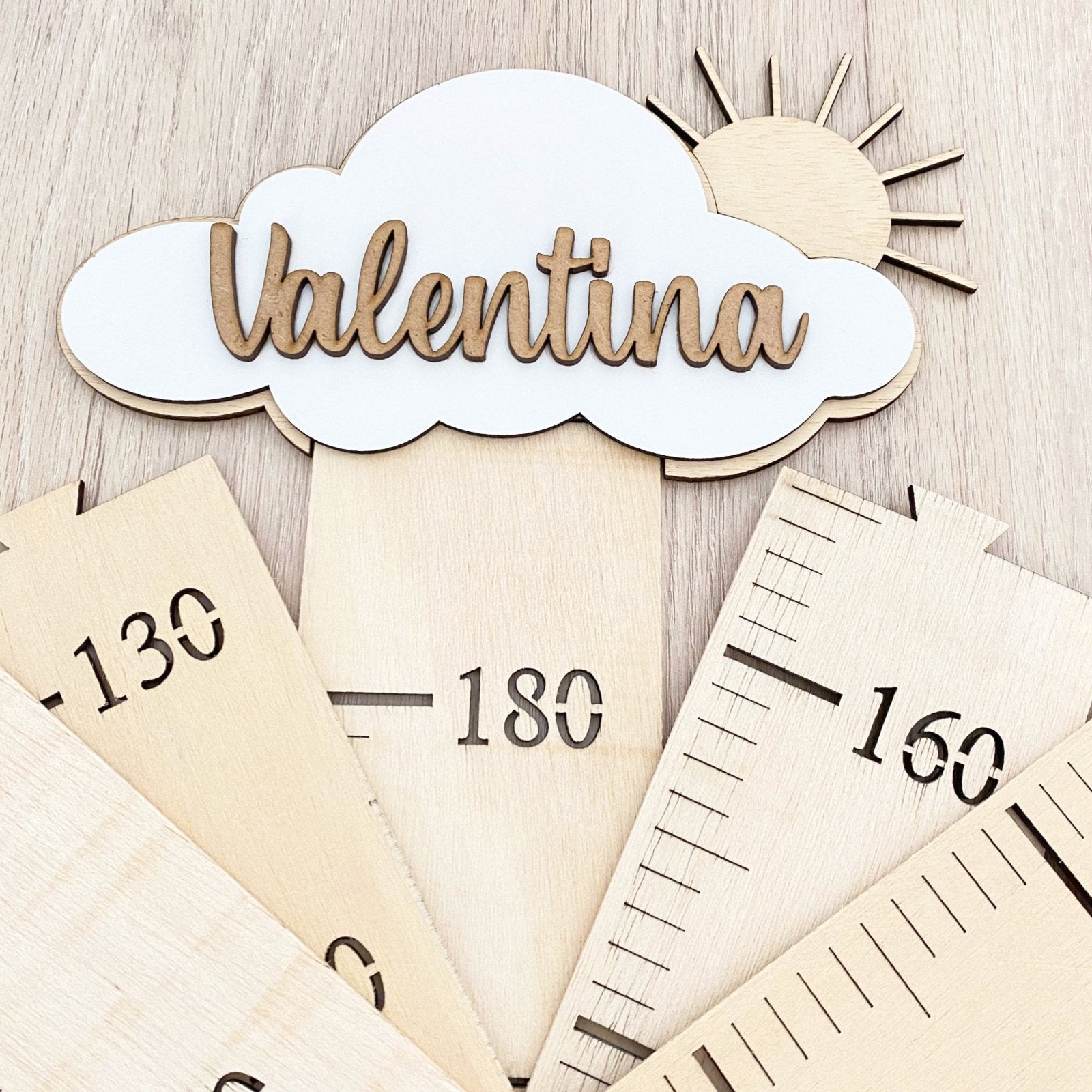 MEDIDOR INFANTIL PERSONALIZADO ·NUBE Y SOL· - Happy Moments Baby