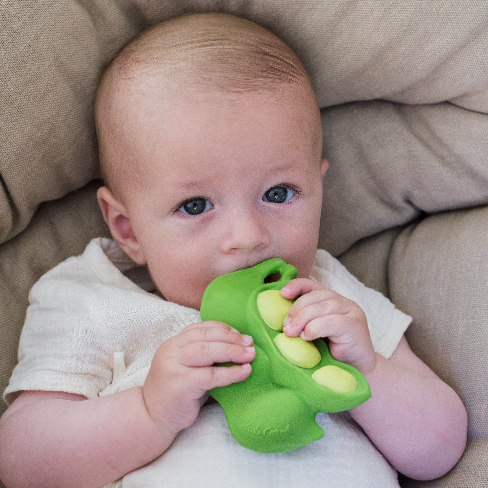 MORDEDOR 100% CAUCHO NATURAL OLI&CAROL ·EDAMAME· - Happy Moments Baby