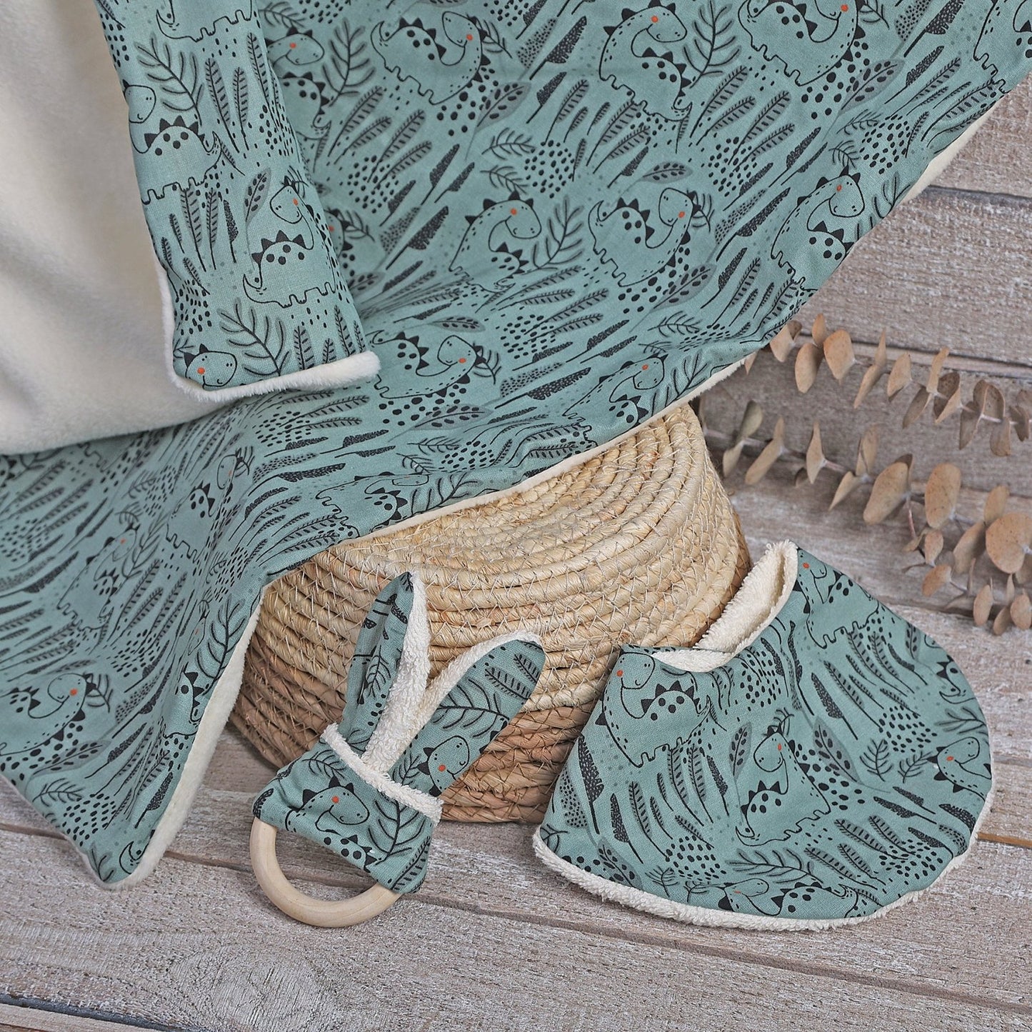 MORDEDOR DE OREJAS DE TELA ·DINOSAURIOS· - Happy Moments Baby