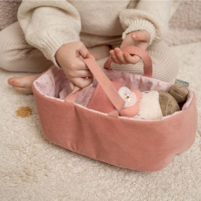 MUÑECA DE TELA LITTLE DUTCH ·BEBÉ ROSA CON CESTA Y ACCESORIOS· - Happy Moments Baby