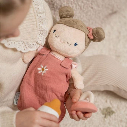 MUÑECA DE TELA LITTLE DUTCH ·BEBÉ ROSA CON CESTA Y ACCESORIOS· - Happy Moments Baby