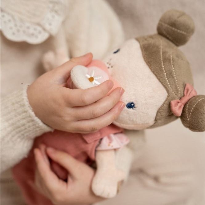 MUÑECA DE TELA LITTLE DUTCH ·BEBÉ ROSA CON CESTA Y ACCESORIOS· - Happy Moments Baby