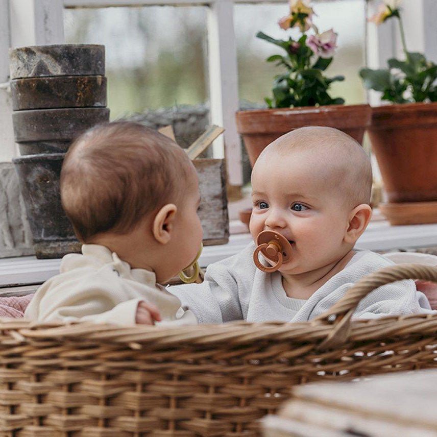 PACK 2 CHUPETES BIBS ·ROUND SKY BLUE/STEEL BLUE· - Happy Moments Baby