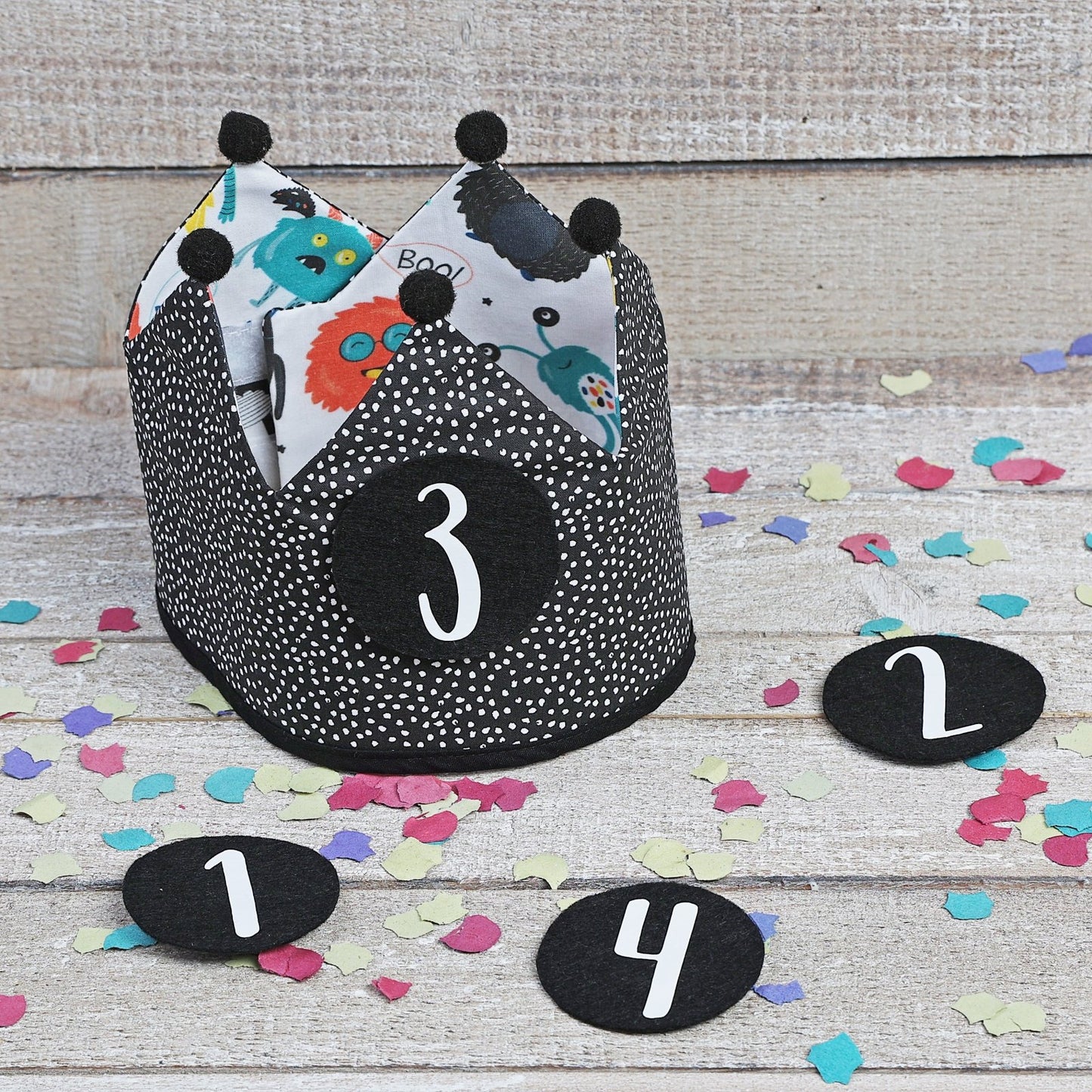 PACK CORONA + CAMISETA CUMPLEAÑOS ·MONSTERS· - Happy Moments Baby