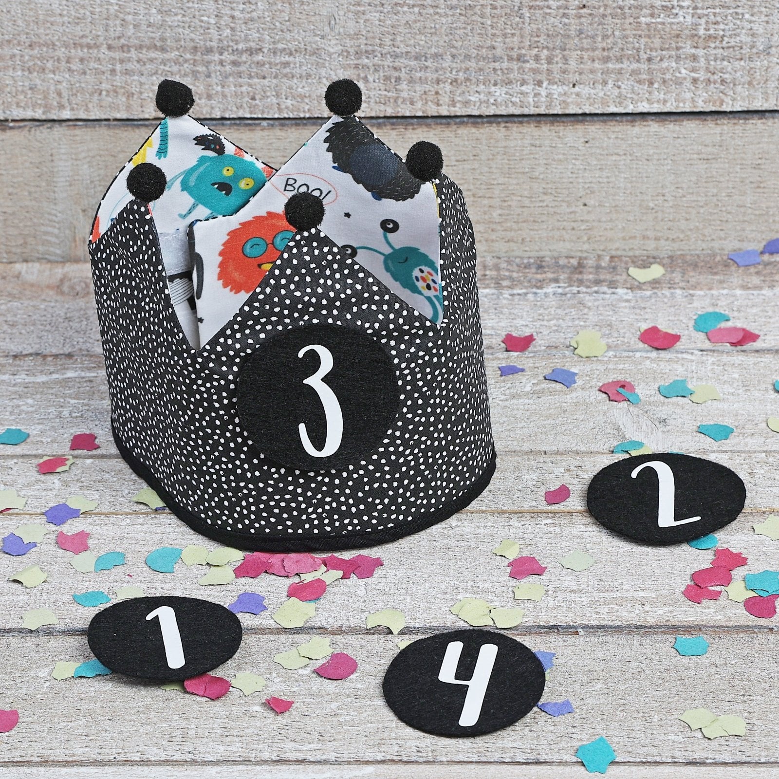 PACK CORONA + CAMISETA CUMPLEAÑOS ·MONSTERS· - Happy Moments Baby