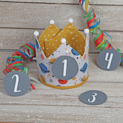 PACK CORONA + CAMISETA CUMPLEAÑOS ·PLANETAS· - Happy Moments Baby