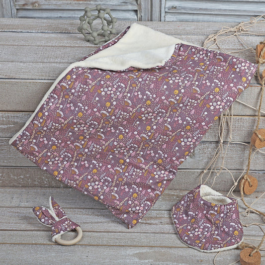 PACK NEWBORN: BANDANA MORDEDOR Y MANTA ·LILAS· - Happy Moments Baby