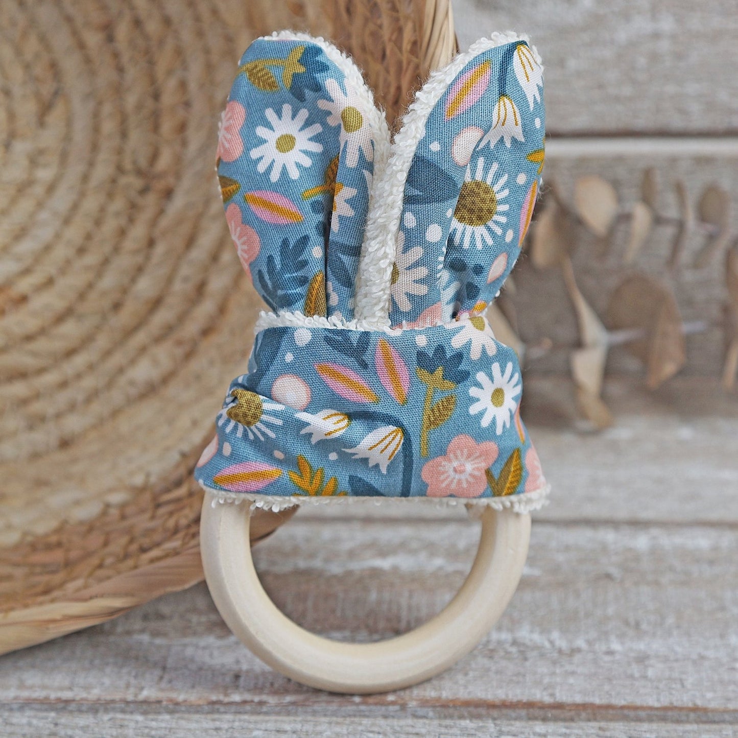 PACK NEWBORN: BANDANA MORDEDOR Y MANTA ·PRIMAVERA· - Happy Moments Baby