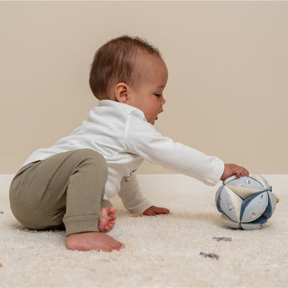 PELOTA MONTESSORI LITTLE DUTCH ·MARINERO· - Happy Moments Baby