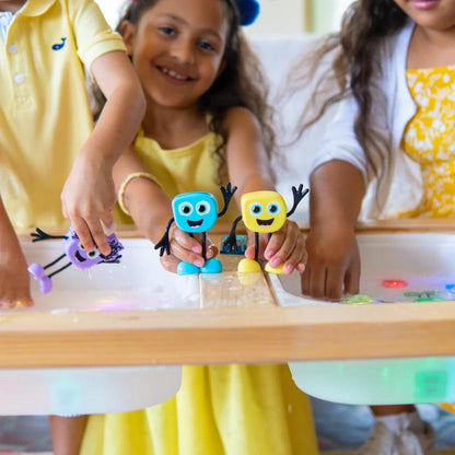 PERSONAJE Y 2 CUBOS DE LUZ PARA EL BAÑO GLOPALS ·BLAIR AZUL· - Happy Moments Baby